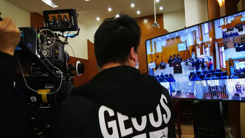 AI生成VS人工创意——孝义市广告片拍摄公司的技术浪漫主义实践